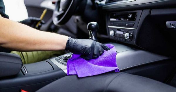 Cách xử lý khi ghế da ô tô bị mốc