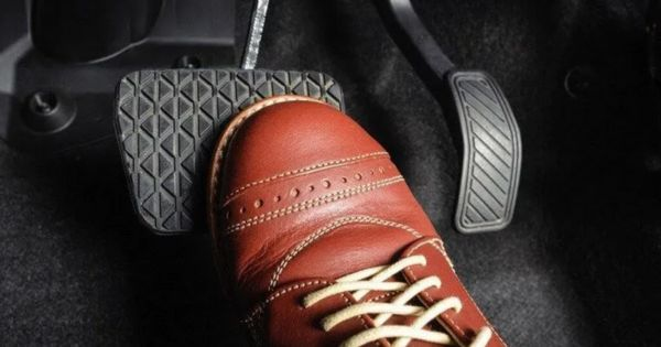 Ô tô đi bao nhiêu km thì bảo dưỡng phanh
