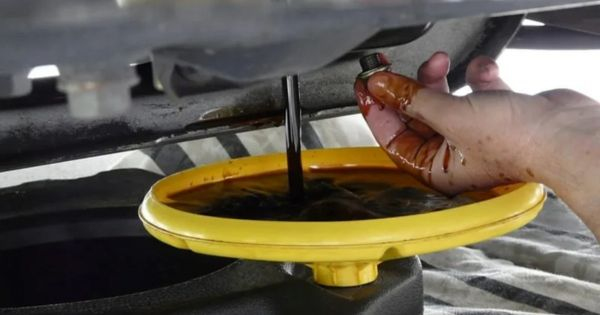 Bao lâu thay lọc dầu ô tô một lần? Cách thay đúng chuẩn