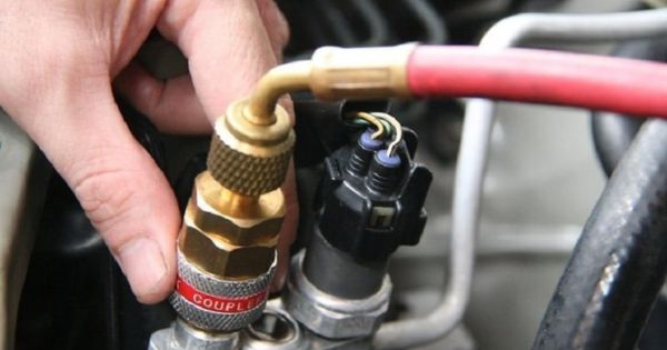 Chi phí nạp gas điều hòa ô tô bao nhiêu tiền là hợp lý nhất
