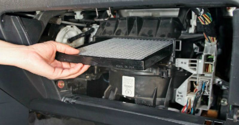Dấu hiệu cần vệ sinh điều hòa ô tô ngay