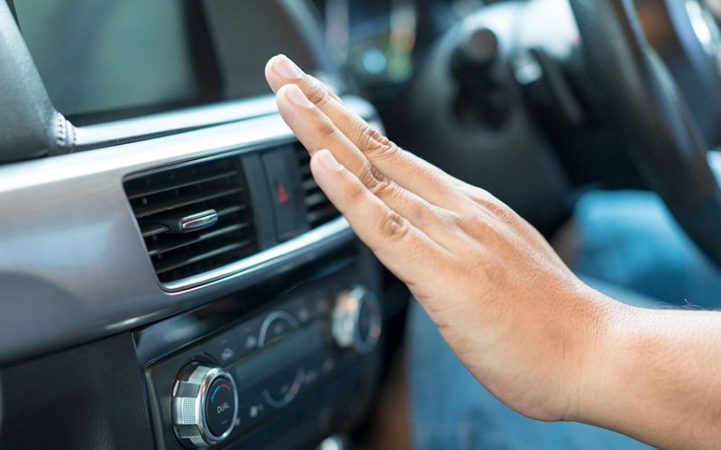 khi nào cần vệ sinh dàn lạnh điều hòa ô tô